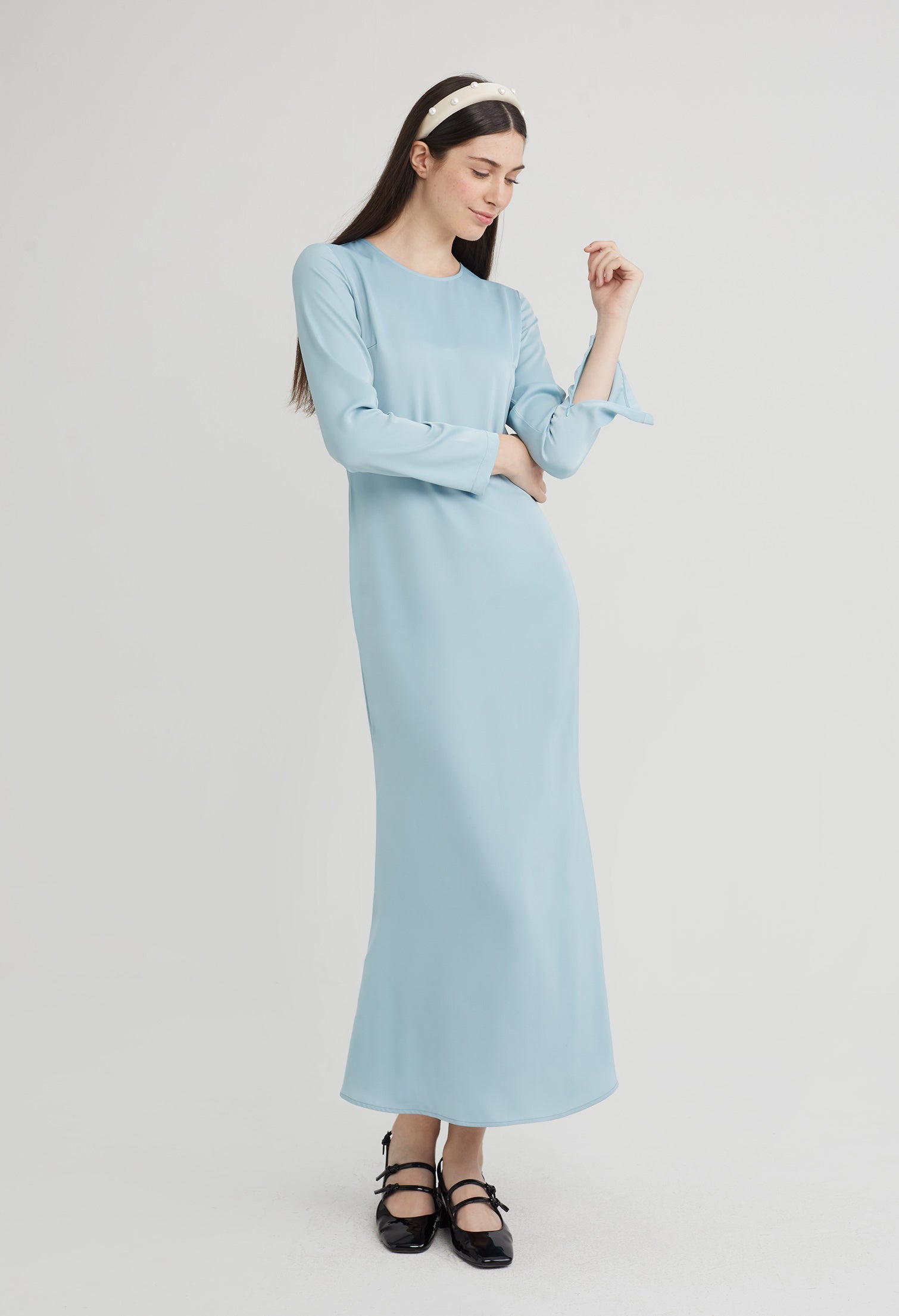 Elegant Satin Long Sleeve Maxi Dress nichii (Malaysia) Elegant Satin Long Sleeve Maxi Dress nichii (Malaysia)