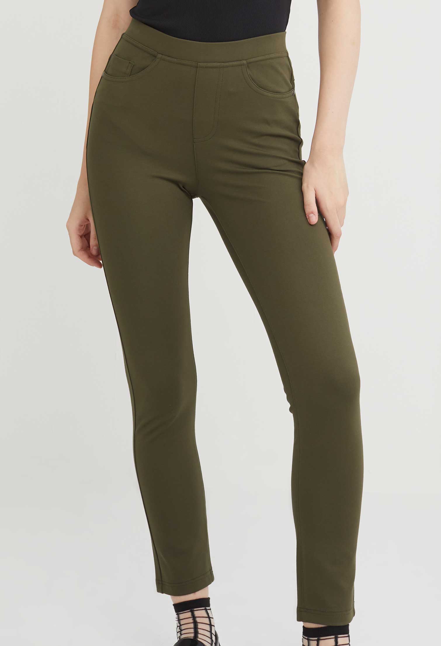 Tapered Elastic Trousers