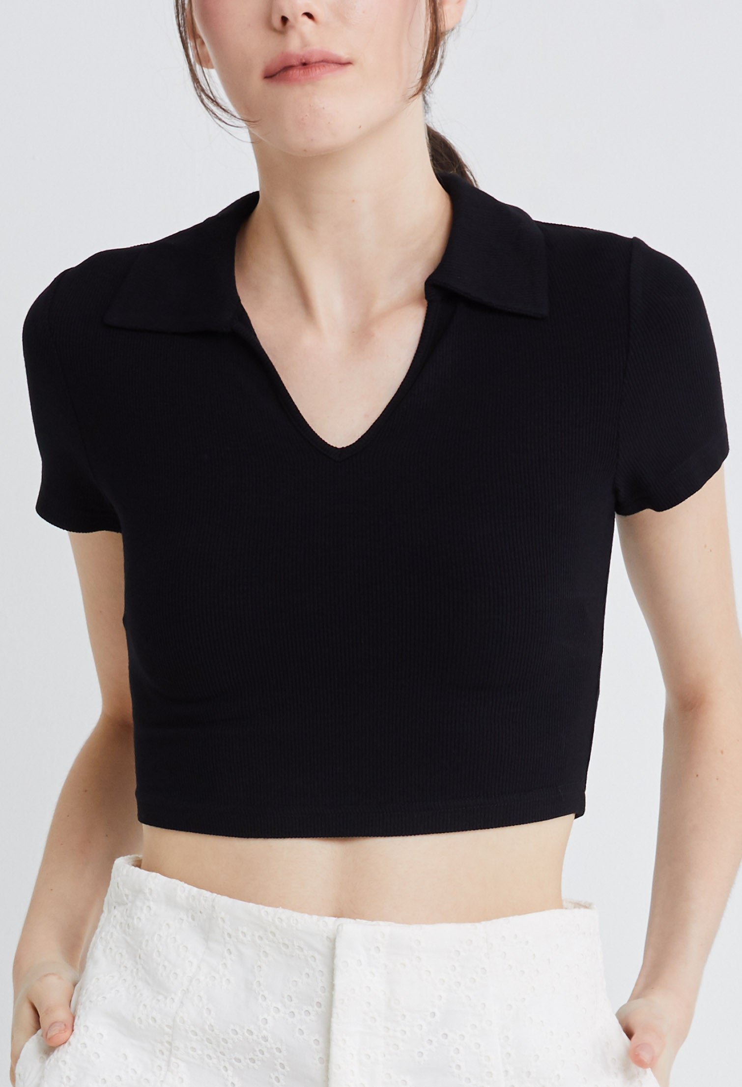 Ribbed Collared Cropped Top