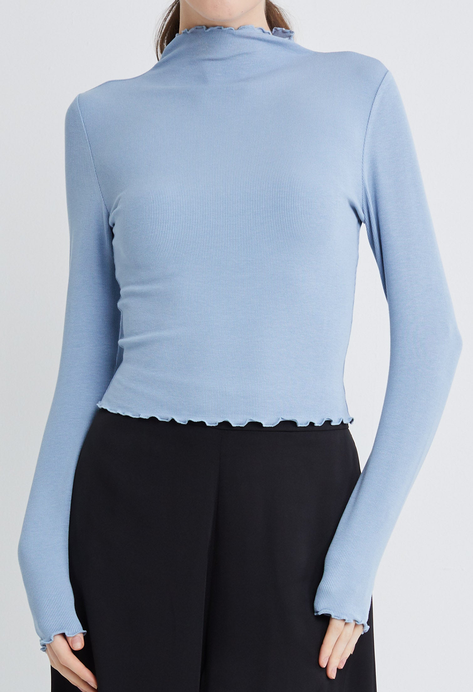 Frilled Turtleneck Inner Fitted Top